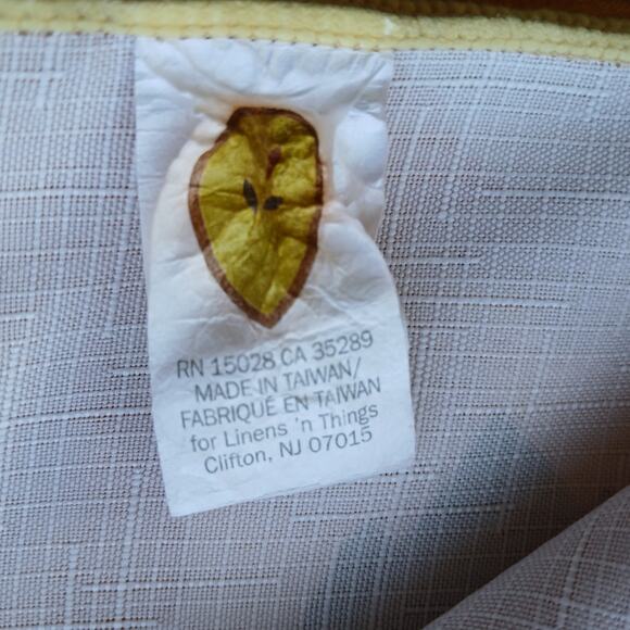 Linens 'n Things XL autumn leaves tablecloth 118" x 59" yellow fall Vintage - Picture 3 of 7